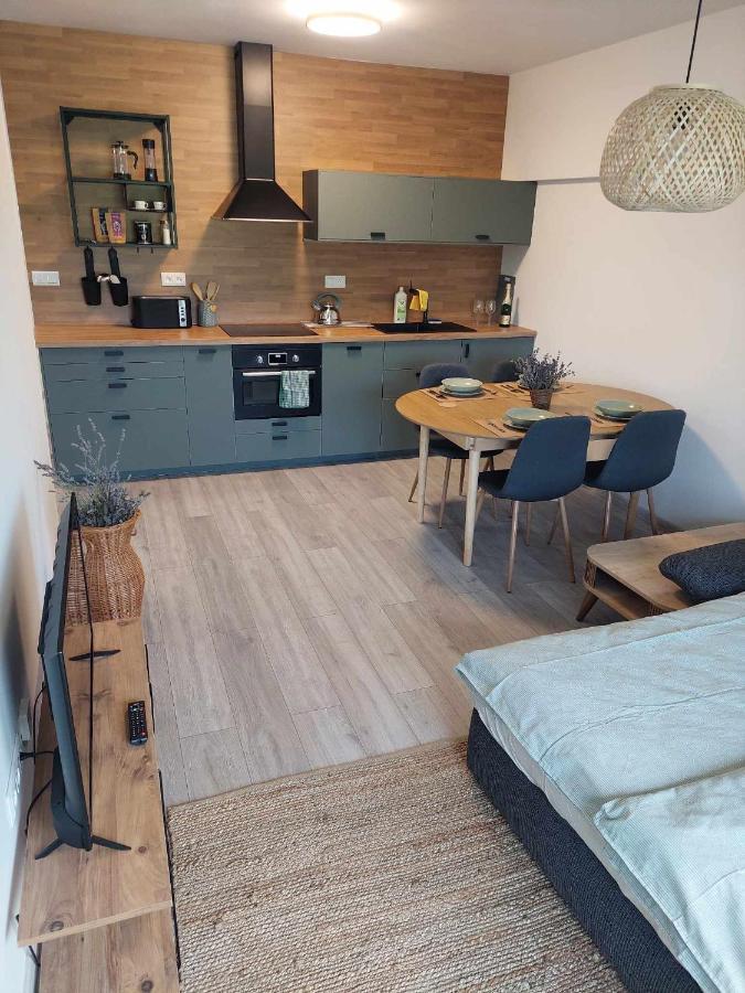 Apartman Besen 304 Bešeňová Buitenkant foto